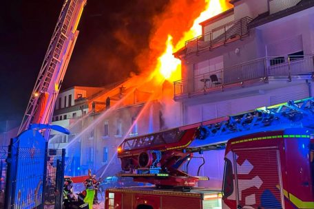 Rund 60 Feuerwehrleute waren in der Nacht auf Dienstag im Einsatz