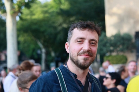 Daniel Wagener lors du vernissage sur le parvis devant la Chapelle de la Charité