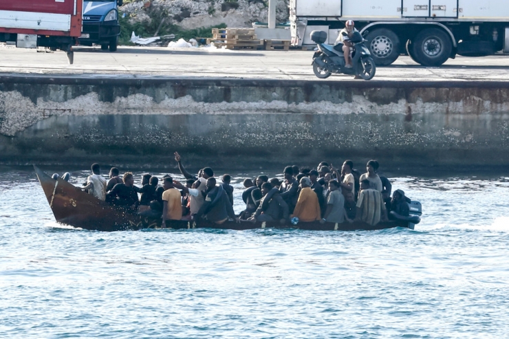 Flüchtlingskrise / Von der Leyen reist nach Lampedusa – Hunderte weitere Migranten kommen an