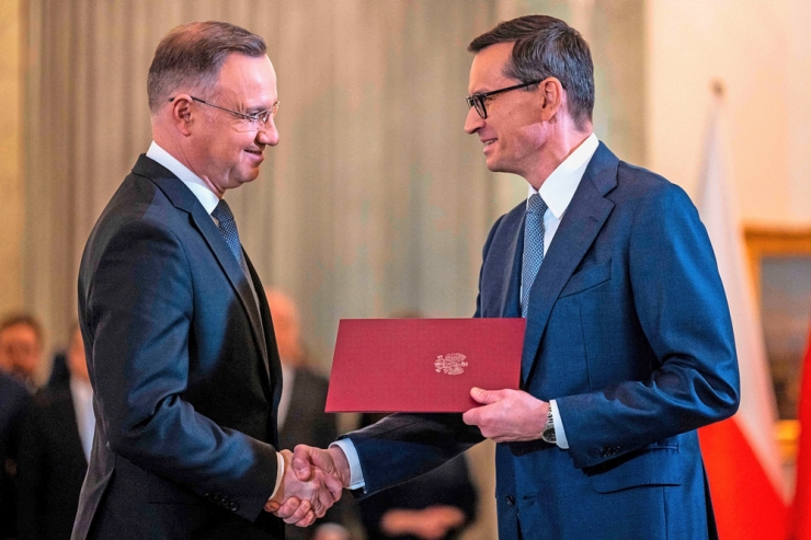 Polen / Das Land wartet auf die Mitte-links-Regierung, doch noch regiert PiS