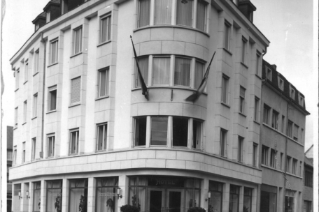 Das Ettelbrücker Hôtel Central 1959. Im Sommer kochte hier Franz Reuther alias Frank Farian.