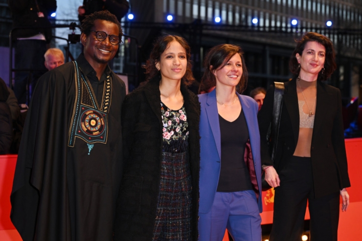 Berlinale / Projecteurs et projectiles: „Dahomey“ de Mati Diop, sacré Ours d’or à Berlin