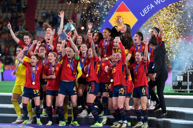 Fußball / Sydney, Sevilla, Paris: Spaniens Weltmeisterinnen kennen keine Grenzen