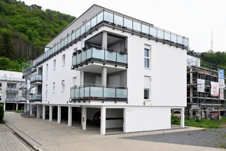 Nicht von allen gern gesehen: die neuen Komplexe, die in der Bollendorfer Straße in Echternacherbrück zusätzlichen Wohnraum schaffen sollen