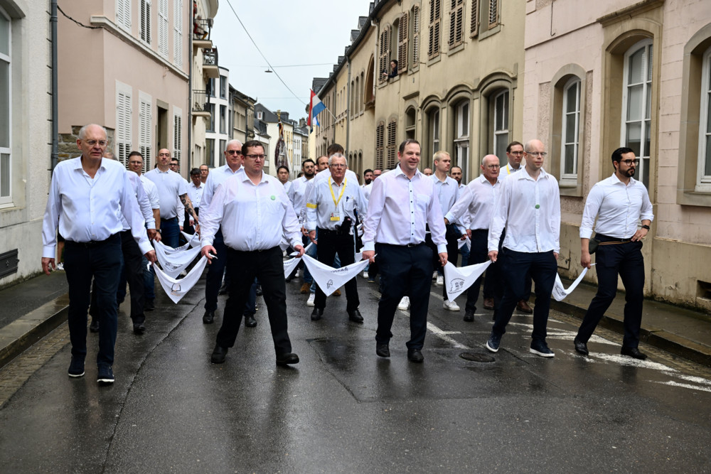 Echternach / Nur die Harten kommen zur Springprozession: Tausende Pilger trotzen dem Regen