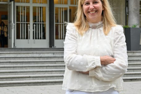 Maisy Gorza (43) leitet das INLL seit 2020. Von 2009 bis 2018 war sie dort als Französischlehrerin tätig, 2018 wurde sie beigeordnete Direktorin.