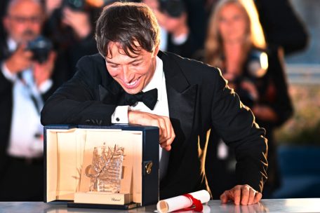 Die erste Goldene Palme für Amerika seit 2011: Filmregisseur Sean Baker staubte den Hauptpreis ab