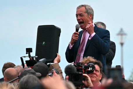 Großbritannien / Nationalpopulist Farage erklärt Rücktritt vom Rücktritt und mischt den britischen Wahlkampf auf