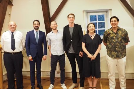 De gauche à droite: Emmanuel Servais, le ministre de la Culture, Eric Thill, le président du jury du prix Servais, Sébastian Thiltges, l’écrivain Samuel Hamen, la directrice du Centre national de littérature, Nathalie Jacoby et l’écrivain autrichien Tonio Schachinger