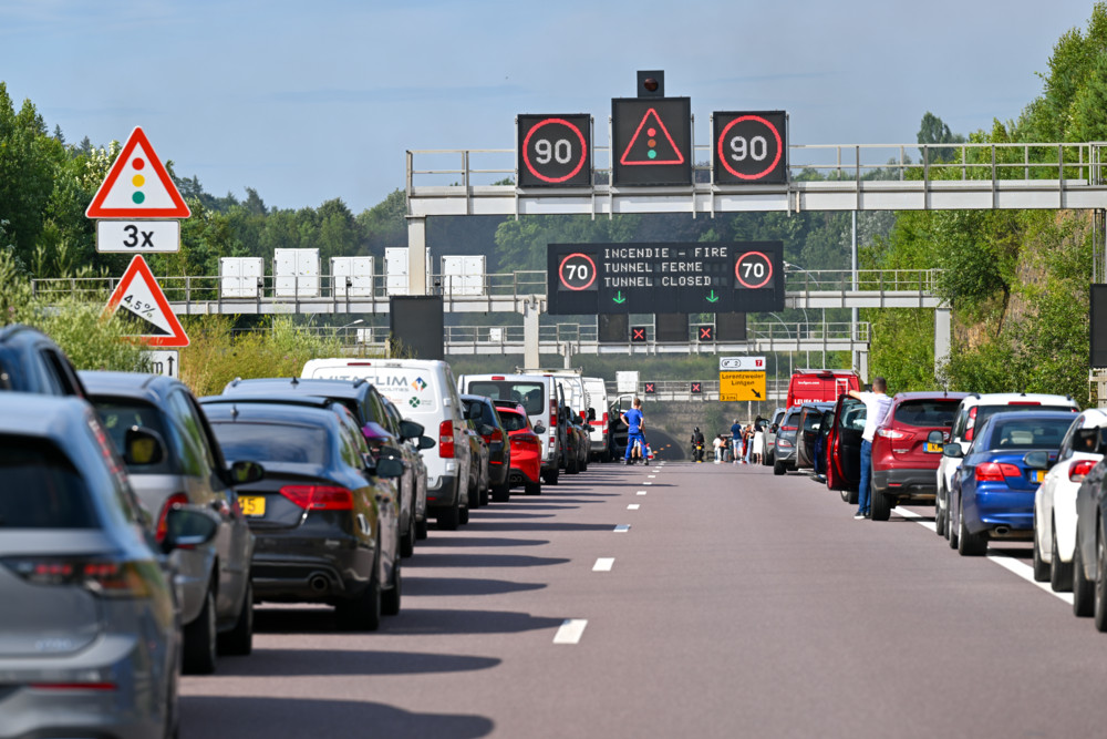 Lorentzweiler / Autobrand im Grouft-Tunnel auf der A7 – Spuren wieder geöffnet