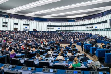 EU-Parlament / EP-Abgeordnete setzen Zeichen für die Ukraine