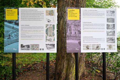 Acht Tafeln mit Erklärungen zu den Bauarbeiten und geschichtlichen Daten wurden im Park aufgestellt.