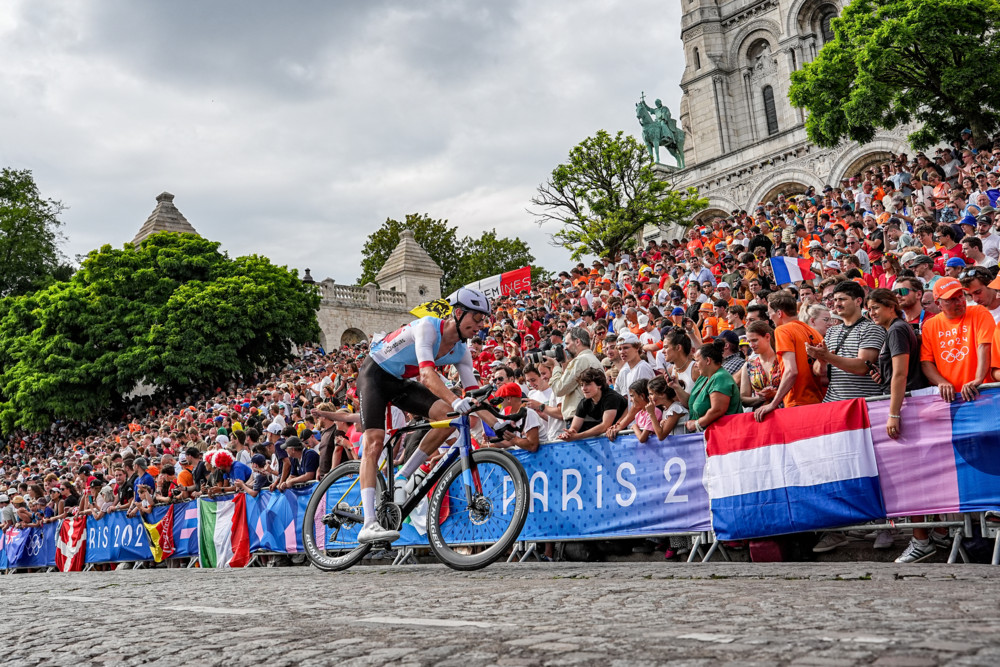 Radsport / Olympia-Adrenalin verhalf Alex Kirsch nach dem Sturz ins Ziel 