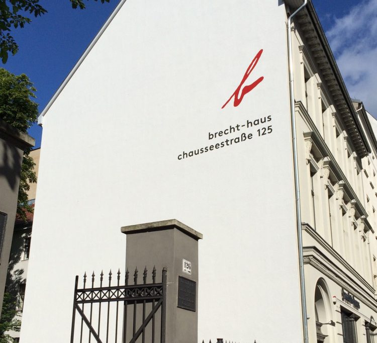 Berlin / Besuch im Haus des Künstlerpaares: Wo Brecht und Weigel noch ganz lebendig sind