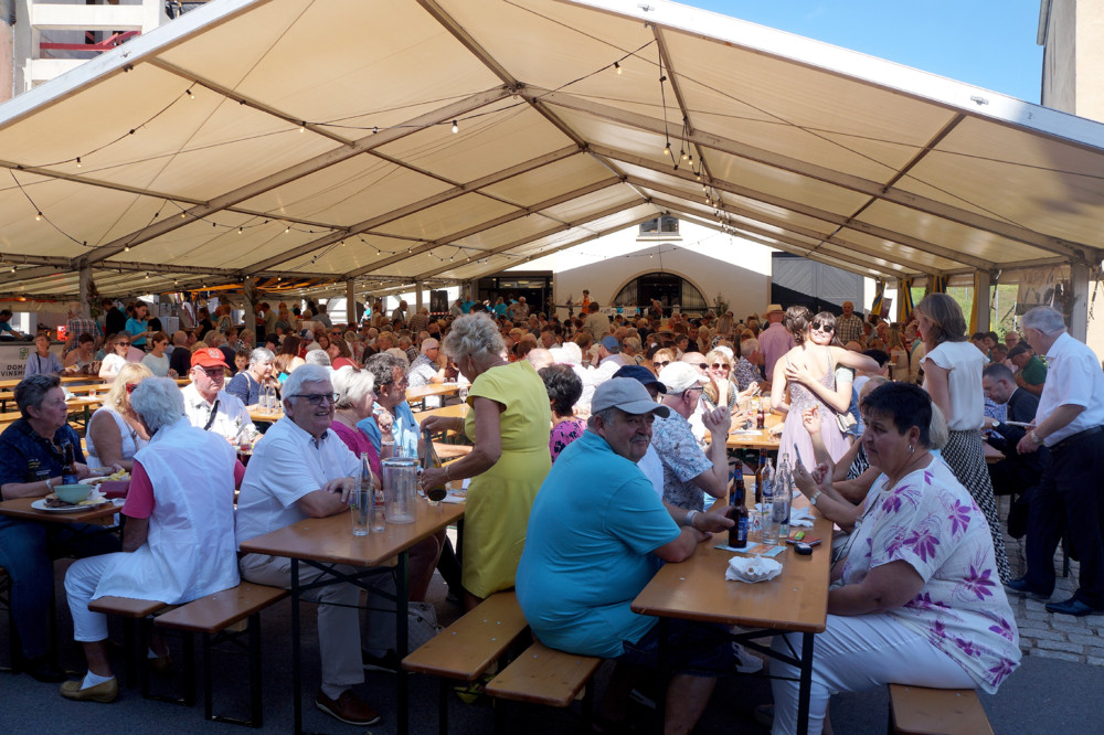 Greiveldingen / „40 Joer Léiffrawëschdag“: Erntefest lockt Tausende Besucher in den Moselort