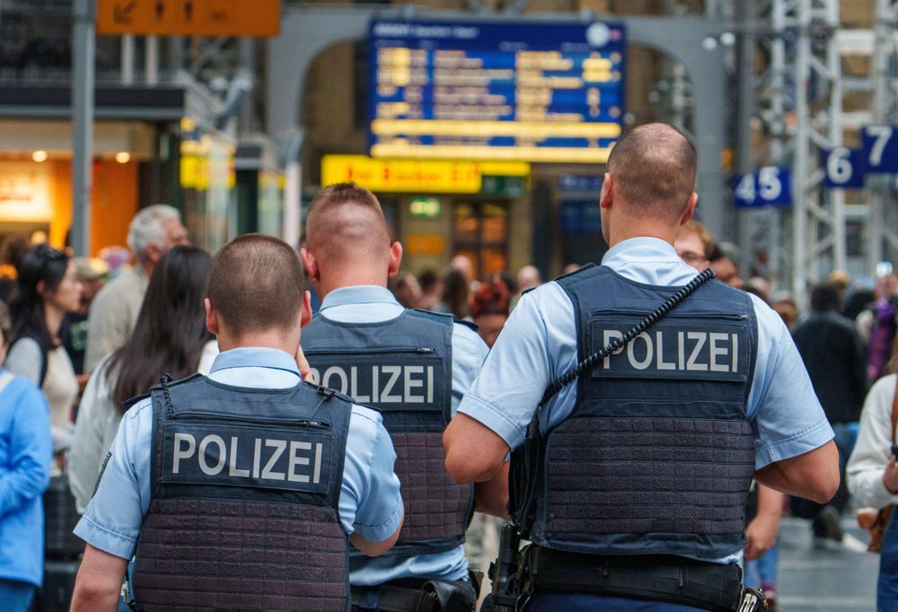 Deutschland / Verdächtiger schweigt nach Kopfschüssen im Bahnhof Frankfurt