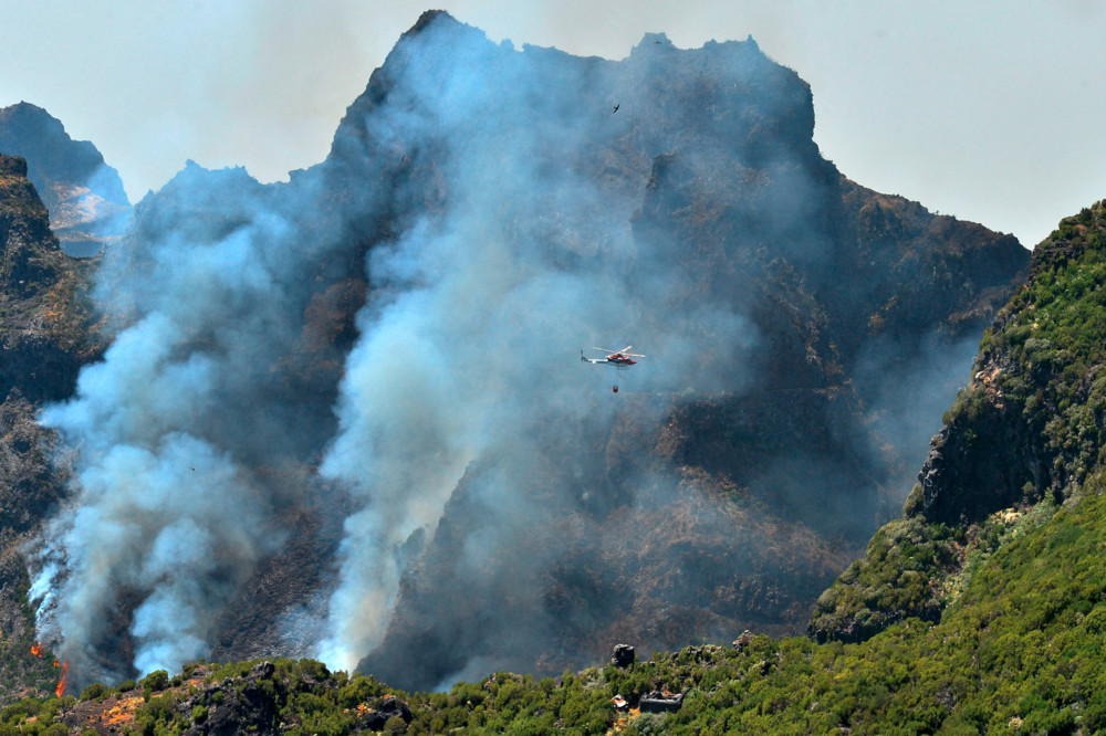 Portugal / EU sendet Löschflugzeuge gegen Waldbrände auf Madeira