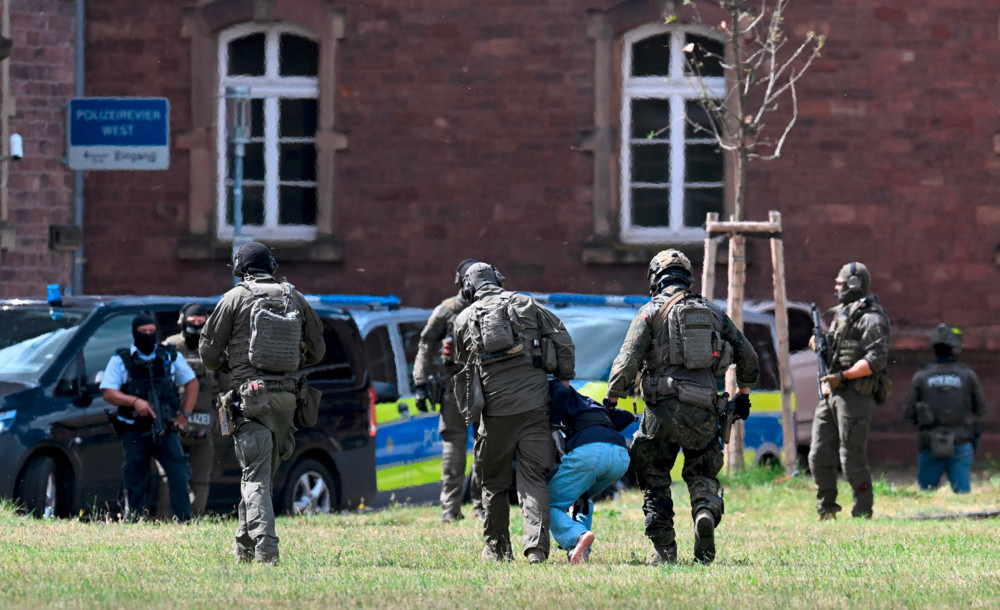 Deutschland / Tödlicher Anschlag in Solingen: Terrorverdacht