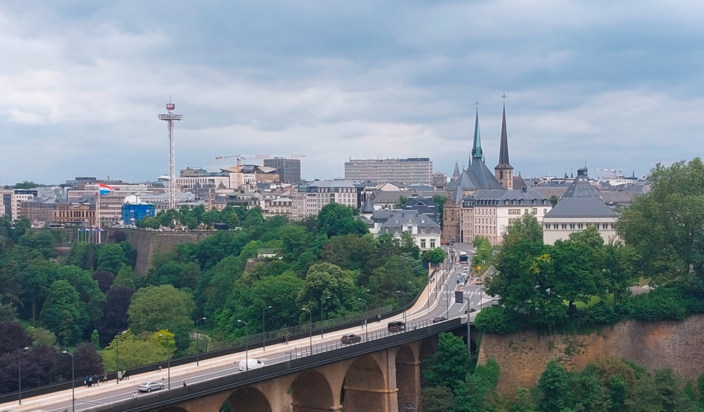 Luxemburg / Dunkle Wolken über dem wirtschaftlichen Aufschwung – Positive Signale kommen vom Bausektor