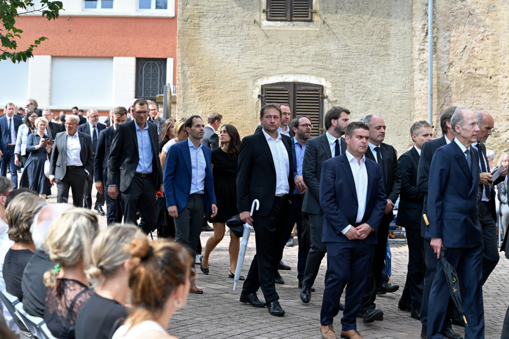 Wormeldingen  / Zahlreiche Menschen bei Trauerzeremonie für Max Hengel