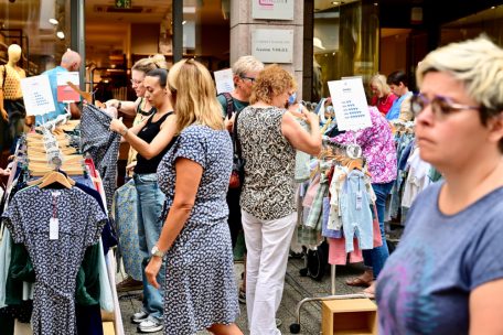 Luxemburg-Stadt / Angebote, ein Glücksrad und wechselhaftes Wetter: So verlief die diesjährige Braderie