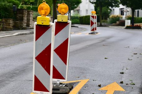 Ob die gedachte Radspur durch den „Slalom“ der größeren Fahrzeuge sicher sein wird, muss sich erst zeigen