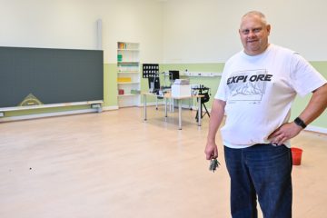 Esch / „Et gëtt ëmmer eppes ze kniwwelen“: Wie Hausmeister Marco Kirsch in der Brillschule die Rentrée vorbereitet