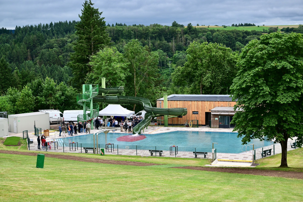 Medienbericht / Fünfjähriger im Viandener Freibad vor dem Ertrinken gerettet