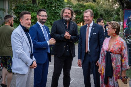 Neulich in Venedig (v.l.n.r.): Thierry Zeien, Präsident des Verwaltungsrats des Film Fund, Eric Thill, Kulturminister, Guy Daleiden, Direktor des Film Fund, Großherzog Henri und Großherzogin Maria Teresa