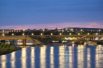 Deutschland / Teile der Carolabrücke in Dresden eingestürzt