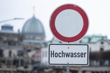 Regen ohne Ende / Östliche Nachbarländer Deutschlands rüsten sich vor Hochwasser