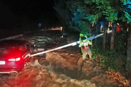 Hochwasser / Sechs Menschen sterben in Wasserfluten von Polen über Österreich bis Rumänien