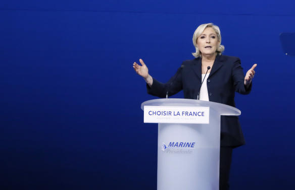 Le Pen „borgt“ Redeauszüge von Fillon